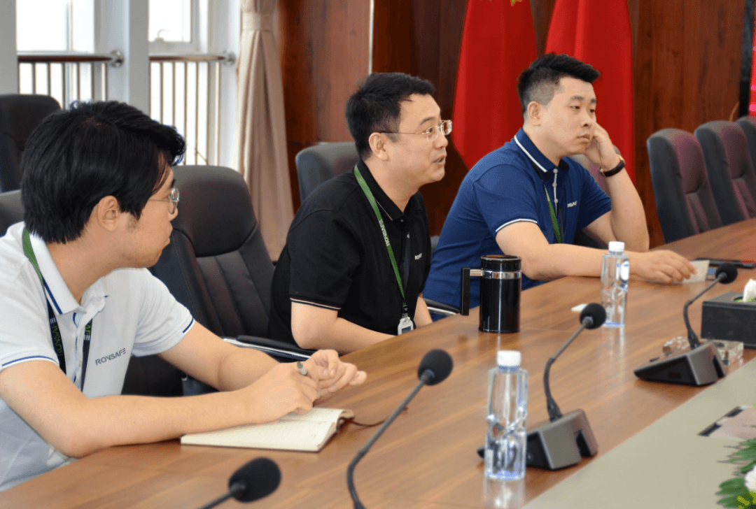 四川久远银海软件股份有限公司副总裁翟峻梓女士一行莅临戎行集团交流合作